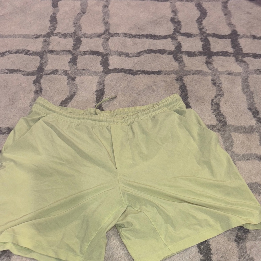 Lululemon men’s shorts NWOT XL